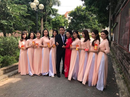 Bê tráp đỡ tráp ăn hỏi giá siêu rẽ tại Hà nội