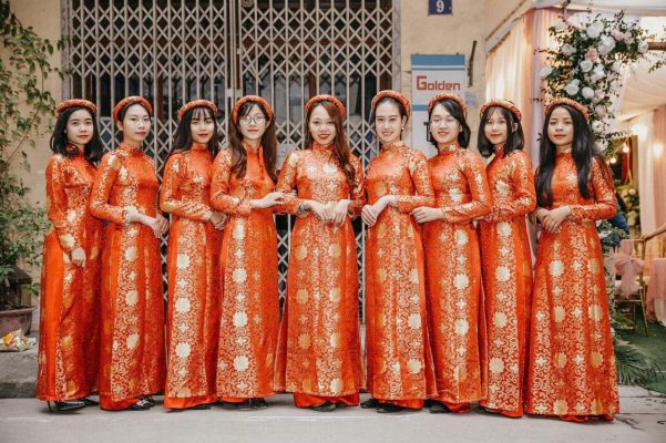 Bê tráp đỡ tráp ăn hỏi giá siêu rẽ tại Hà nội